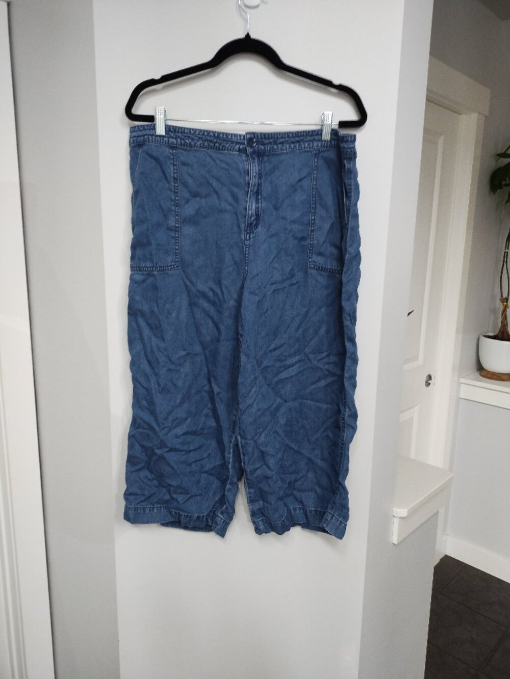 Mario Serrani soft denim look capris
